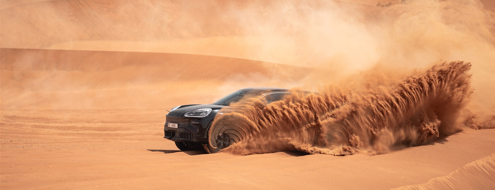 Nieuwe Porsche Cayenne getest onder extreme omstandigheden: virtueel en in de praktijk. 