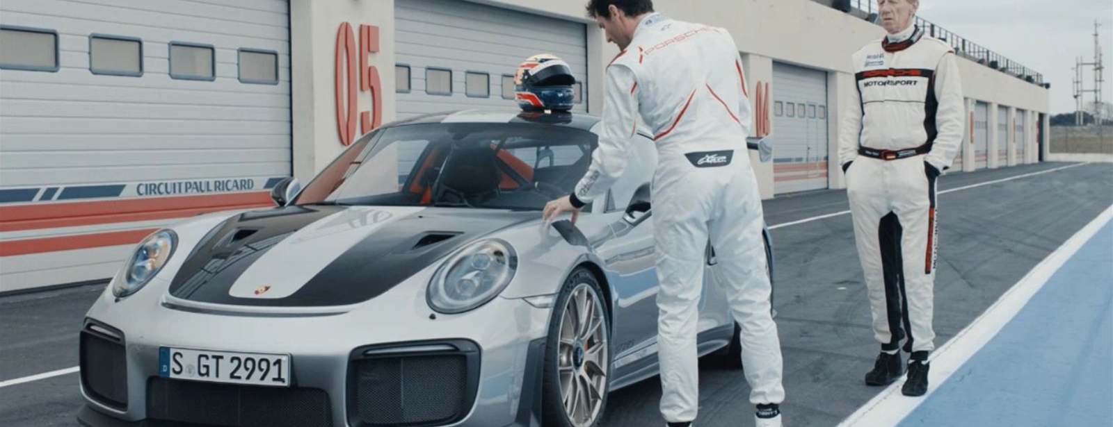Le Mans-winnaar Mark Webber vs. rallylegende Walter Röhrl.